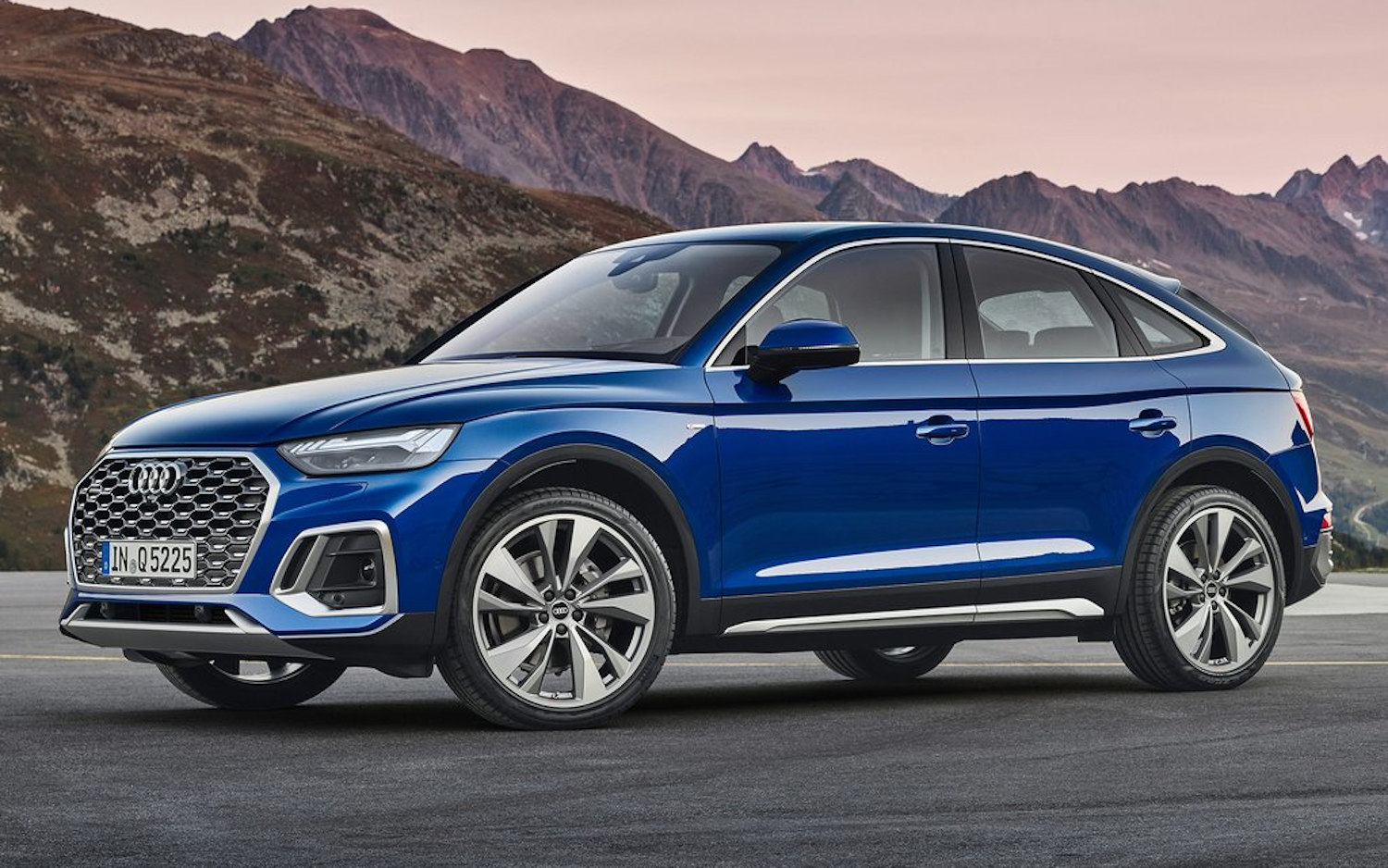 Audi Q5 Sportback Prestige Quattro 2021 SUV Drive